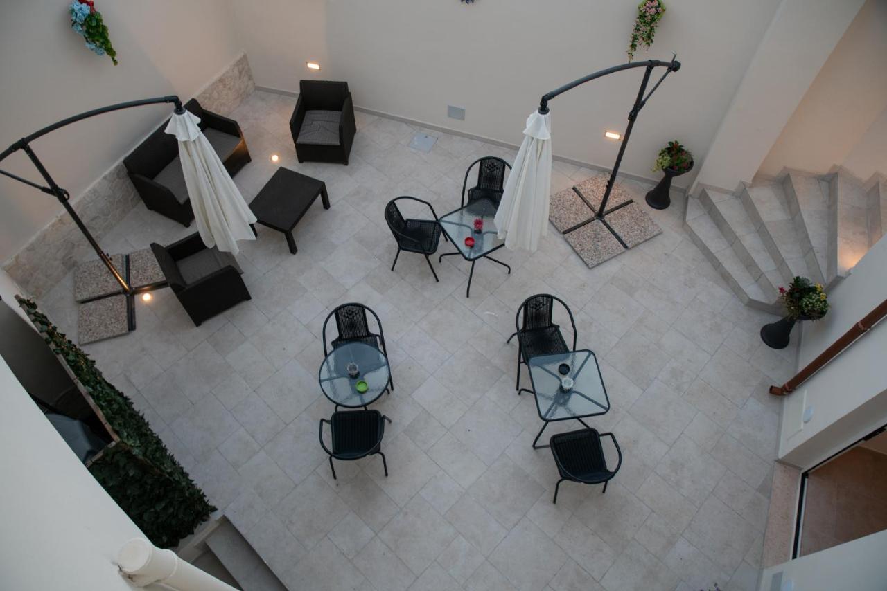 Camera Doppia Letti Singoli Senza Finestra Dimora Guerrieri Apartamento Brindisi Exterior foto